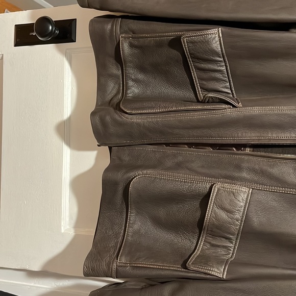 Men’s Columbia Leather Jacket - Picture 6 of 11